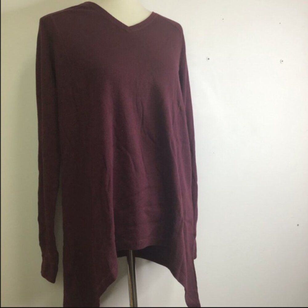 NWOT AnyBody Cozy Knit Waffle Sharkbite Top in Wine | Size S